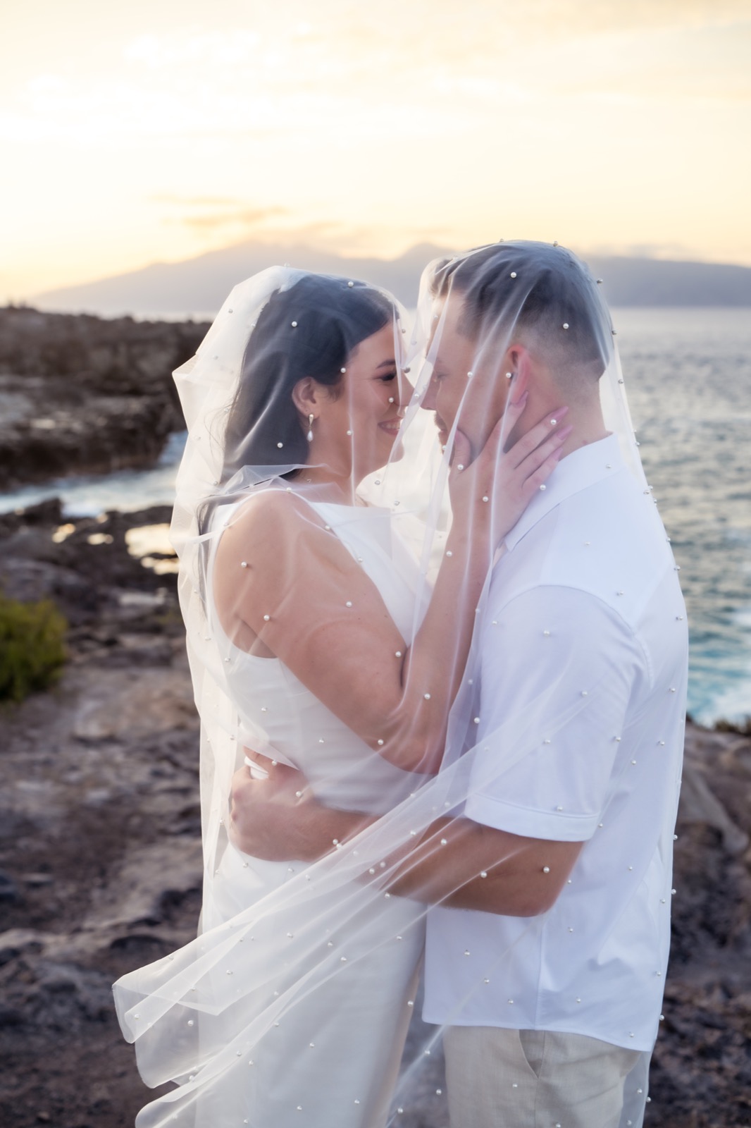Maui wedding couple at sunset