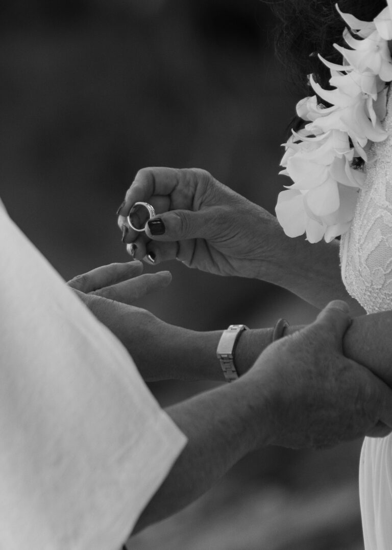 Maui wedding photography by Kiana Visuals